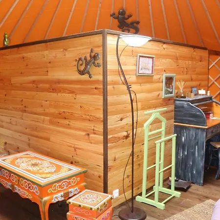 Yourtes Coccinelles * Conchez-de-Bearn