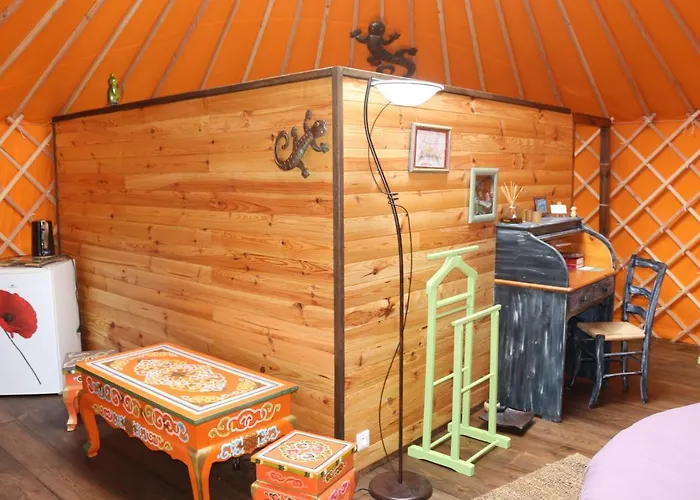 Yourtes Coccinelles * Conchez-de-Bearn